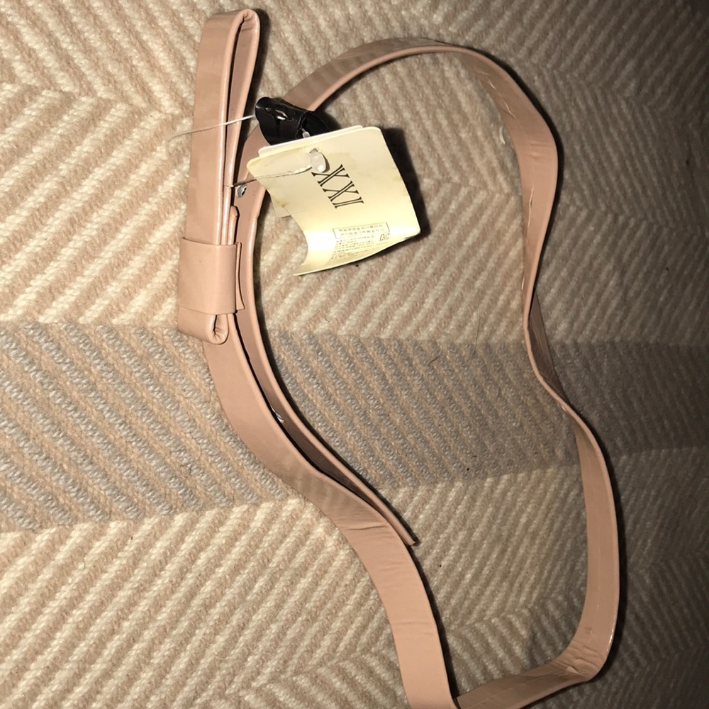 NWT Forever 21 | Size M/L 70 CM |